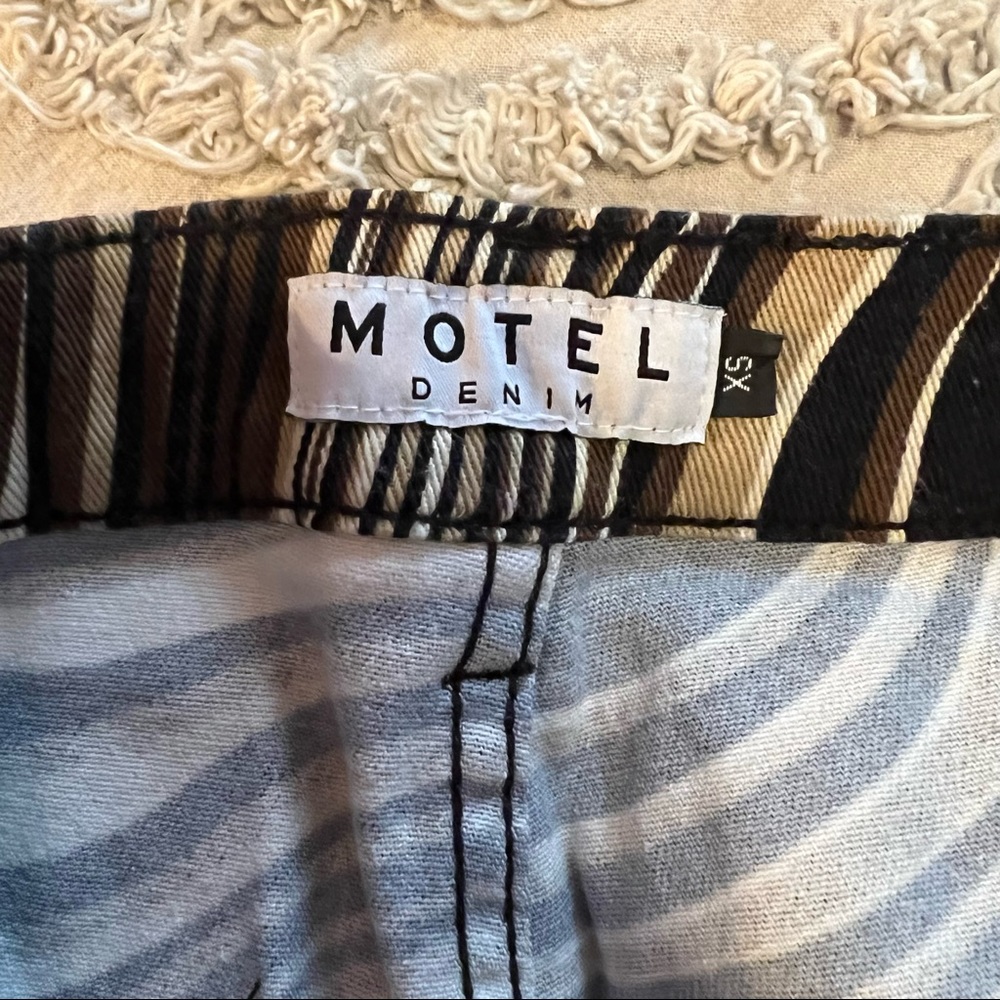 Motel Rocks Zoven Flared Jeans 70s Ripple - Picture 8 of 9